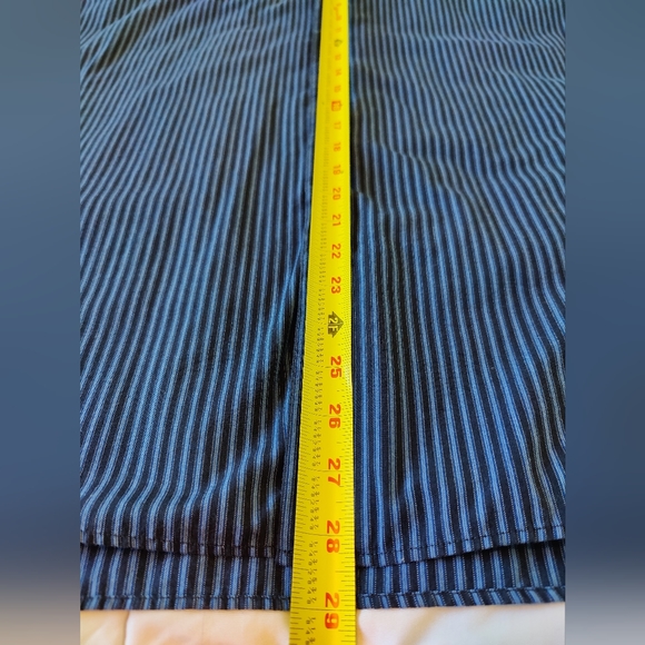 Van Heusen Men's Blue Striped Button Down Shirt π (XL / 18-18.5)ππ€ - Picture 13 of 15